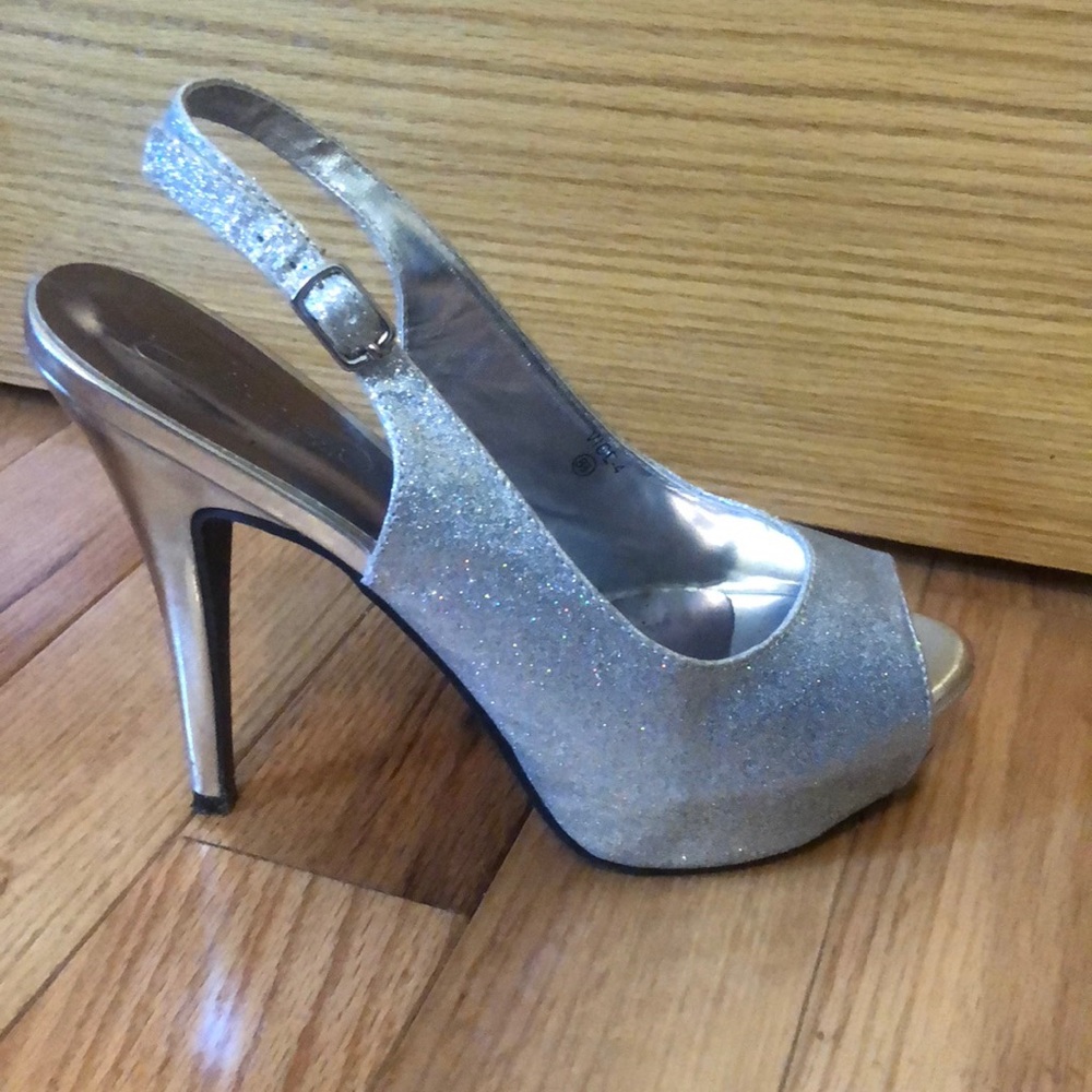 Michaelangelo Silver Glitter Peep Toe